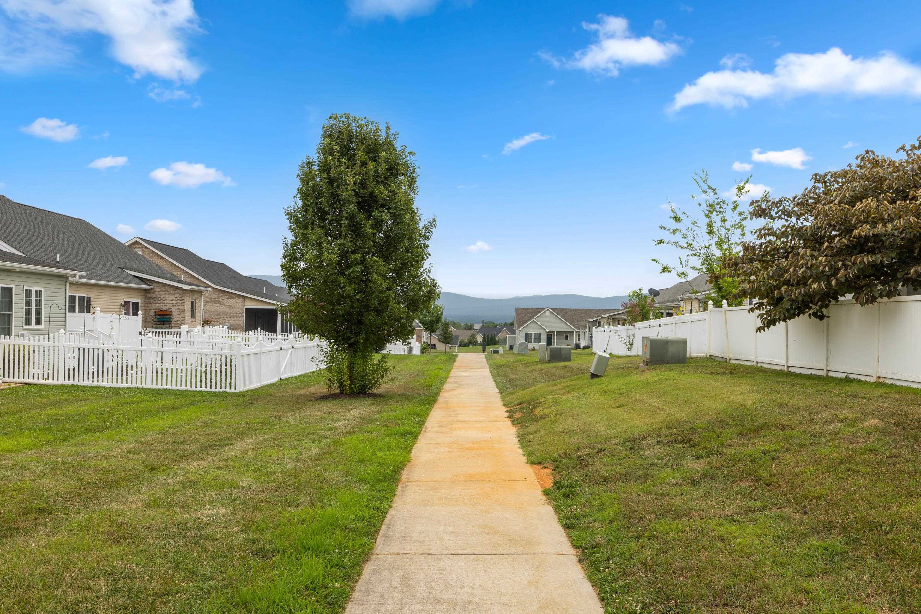 41 GEMSTONE DR, STUARTS DRAFT, Virginia 24477, 3 Bedrooms Bedrooms, ,2 BathroomsBathrooms,Residential,41 GEMSTONE DR,668018 MLS # 668018
