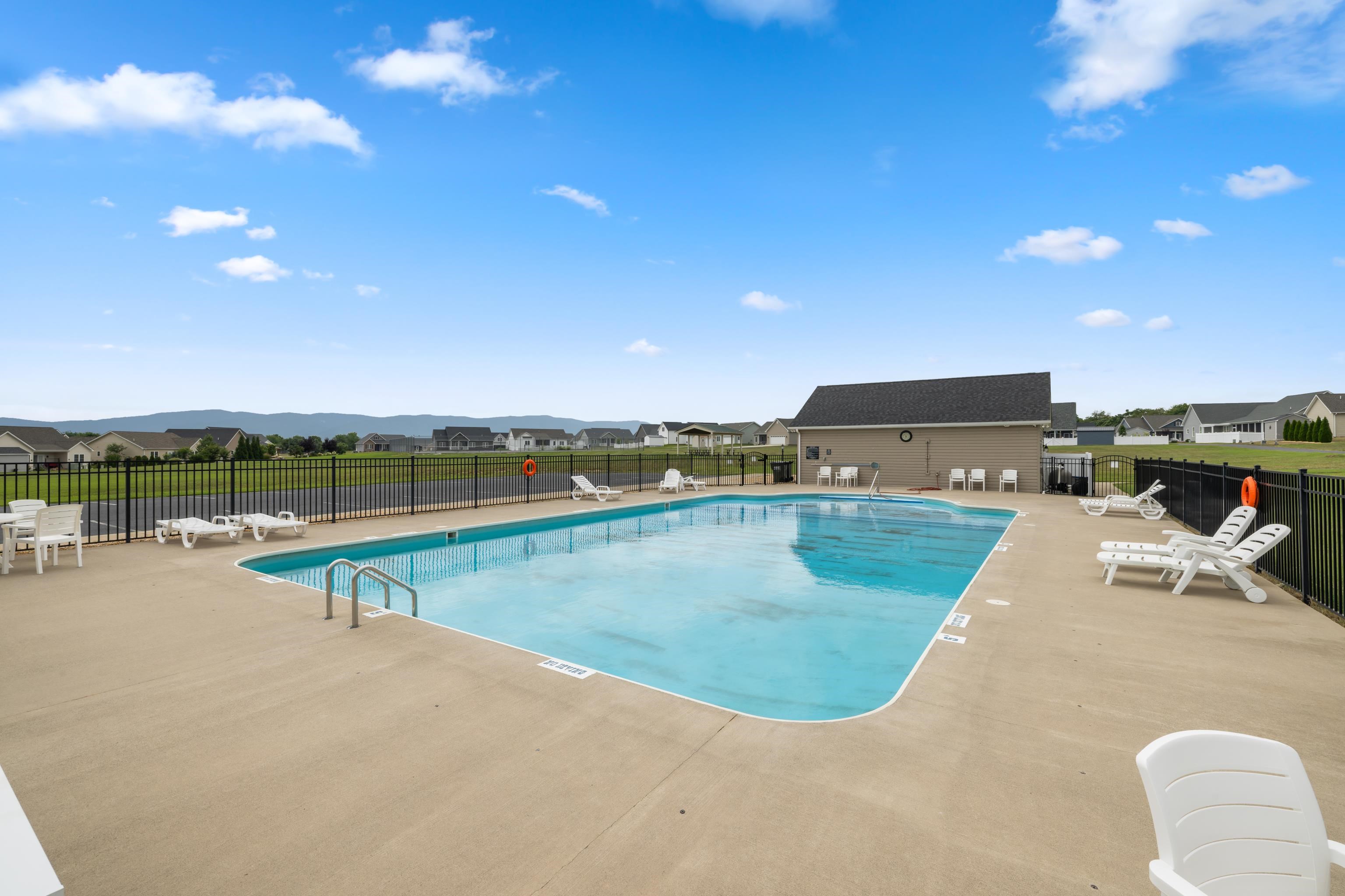 41 GEMSTONE DR, STUARTS DRAFT, Virginia 24477, 3 Bedrooms Bedrooms, ,2 BathroomsBathrooms,Residential,41 GEMSTONE DR,668018 MLS # 668018