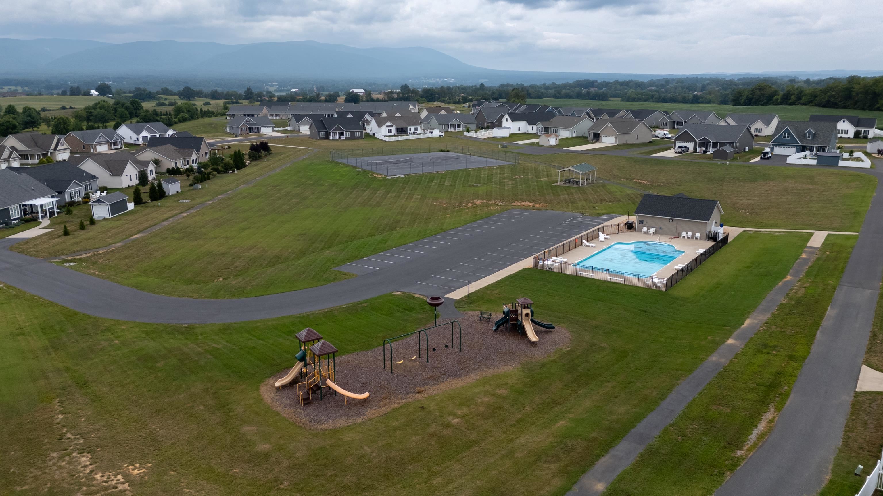 41 GEMSTONE DR, STUARTS DRAFT, Virginia 24477, 3 Bedrooms Bedrooms, ,2 BathroomsBathrooms,Residential,41 GEMSTONE DR,668018 MLS # 668018