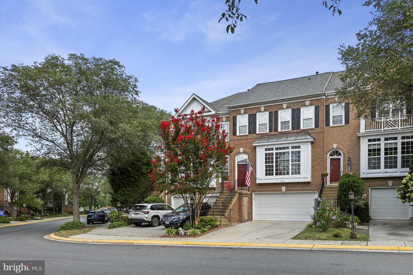 1978 LOGAN MANOR DR, RESTON, Virginia 20190, 4 Bedrooms Bedrooms, ,3 BathroomsBathrooms,Residential,For sale,1978 LOGAN MANOR DR,VAFX2258046 MLS # VAFX2258046