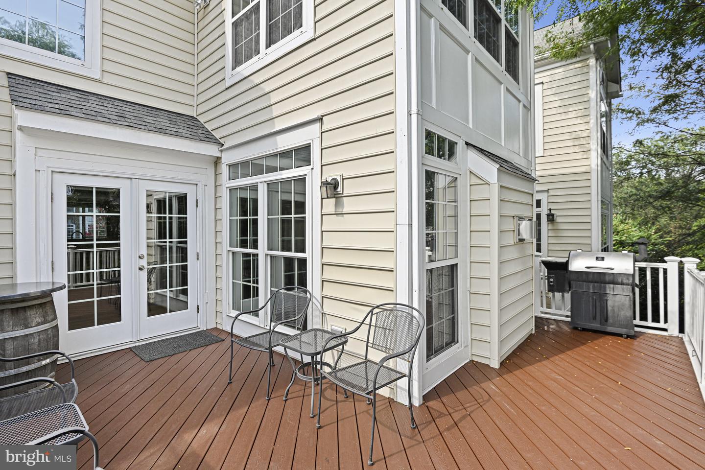 1978 LOGAN MANOR DR, RESTON, Virginia 20190, 4 Bedrooms Bedrooms, ,3 BathroomsBathrooms,Residential,For sale,1978 LOGAN MANOR DR,VAFX2258046 MLS # VAFX2258046