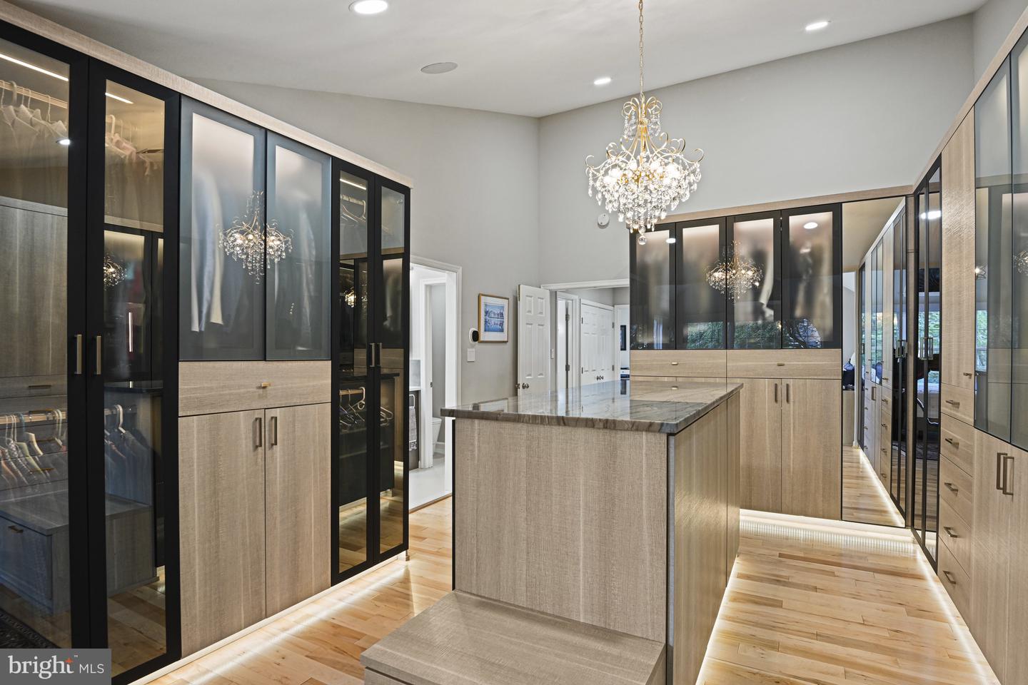 1978 LOGAN MANOR DR, RESTON, Virginia 20190, 4 Bedrooms Bedrooms, ,3 BathroomsBathrooms,Residential,For sale,1978 LOGAN MANOR DR,VAFX2258046 MLS # VAFX2258046