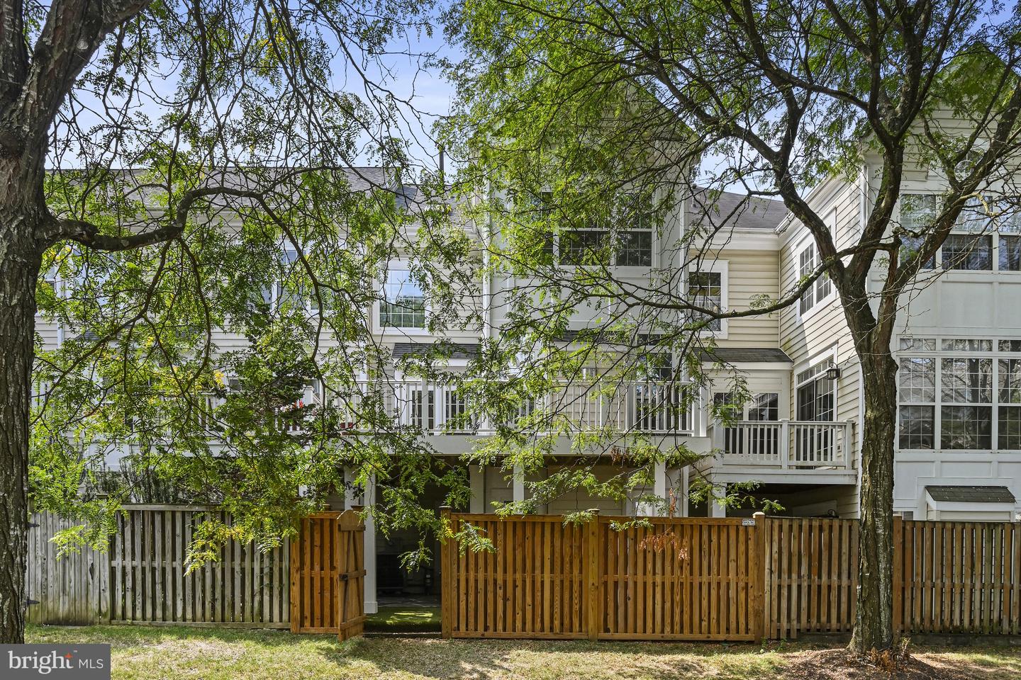 1978 LOGAN MANOR DR, RESTON, Virginia 20190, 4 Bedrooms Bedrooms, ,3 BathroomsBathrooms,Residential,For sale,1978 LOGAN MANOR DR,VAFX2258046 MLS # VAFX2258046