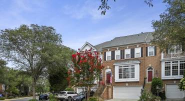 1978 LOGAN MANOR DR, RESTON, Virginia 20190, 4 Bedrooms Bedrooms, ,3 BathroomsBathrooms,Residential,For sale,1978 LOGAN MANOR DR,VAFX2258046 MLS # VAFX2258046