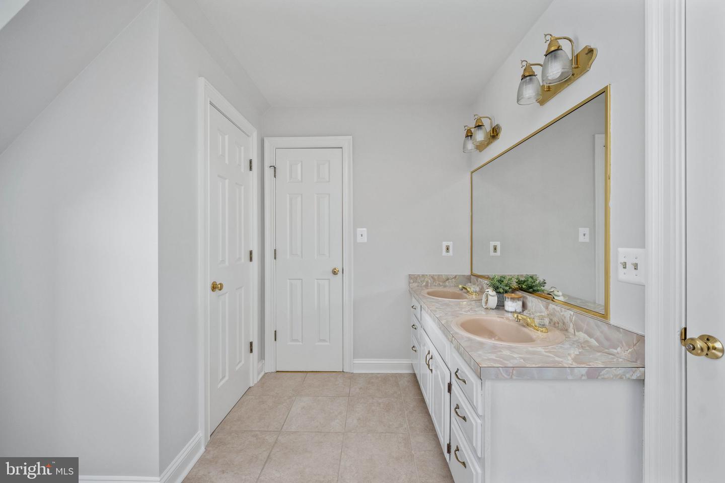 11733 SAWHILL BLVD, SPOTSYLVANIA, Virginia 22553, 5 Bedrooms Bedrooms, 16 Rooms Rooms,4 BathroomsBathrooms,Residential,For sale,11733 SAWHILL BLVD,VASP2035444 MLS # VASP2035444