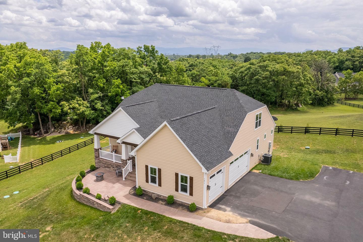 141 CHANTERELLE CT, STEPHENS CITY, Virginia 22655, 4 Bedrooms Bedrooms, ,3 BathroomsBathrooms,Residential,For sale,141 CHANTERELLE CT,VAFV2036260 MLS # VAFV2036260