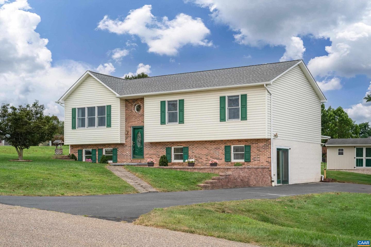 430 QUAIL RUN DR, ELKTON, Virginia 22827, 3 Bedrooms Bedrooms, ,3 BathroomsBathrooms,Residential,For sale,430 QUAIL RUN DR,668016 MLS # 668016