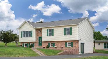 430 QUAIL RUN DR, ELKTON, Virginia 22827, 3 Bedrooms Bedrooms, ,3 BathroomsBathrooms,Residential,For sale,430 QUAIL RUN DR,668016 MLS # 668016