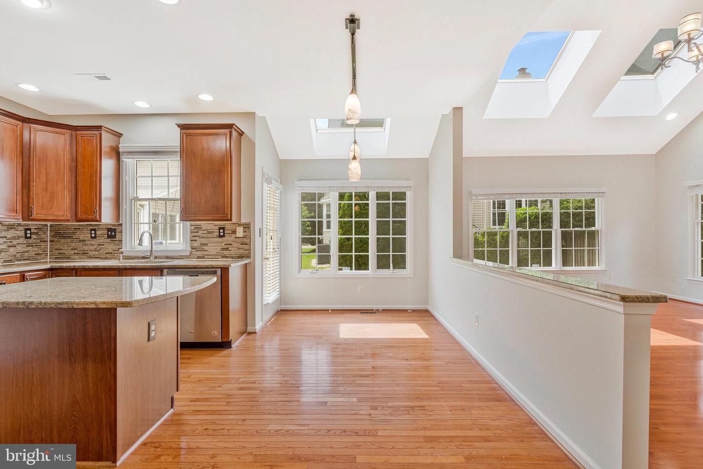 10857 HUNTER GATE WAY, RESTON, Virginia 20194, 5 Bedrooms Bedrooms, ,3 BathroomsBathrooms,Residential,For sale,10857 HUNTER GATE WAY,VAFX2252528 MLS # VAFX2252528