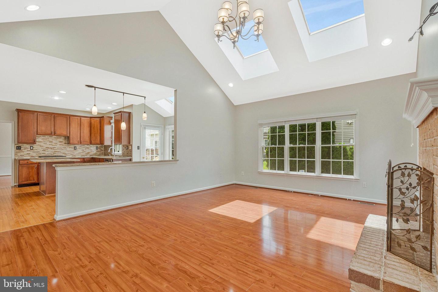 10857 HUNTER GATE WAY, RESTON, Virginia 20194, 5 Bedrooms Bedrooms, ,3 BathroomsBathrooms,Residential,For sale,10857 HUNTER GATE WAY,VAFX2252528 MLS # VAFX2252528