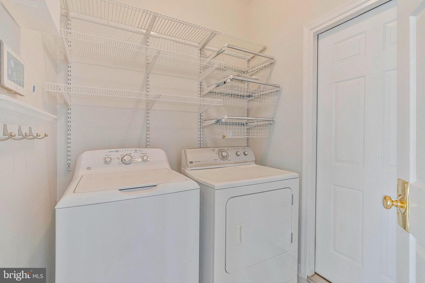 10857 HUNTER GATE WAY, RESTON, Virginia 20194, 5 Bedrooms Bedrooms, ,3 BathroomsBathrooms,Residential,For sale,10857 HUNTER GATE WAY,VAFX2252528 MLS # VAFX2252528