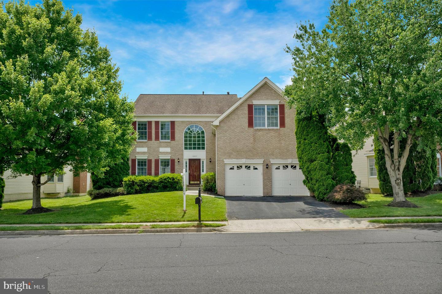 10857 HUNTER GATE WAY, RESTON, Virginia 20194, 5 Bedrooms Bedrooms, ,3 BathroomsBathrooms,Residential,For sale,10857 HUNTER GATE WAY,VAFX2252528 MLS # VAFX2252528