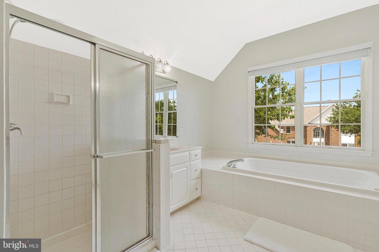 10857 HUNTER GATE WAY, RESTON, Virginia 20194, 5 Bedrooms Bedrooms, ,3 BathroomsBathrooms,Residential,For sale,10857 HUNTER GATE WAY,VAFX2252528 MLS # VAFX2252528