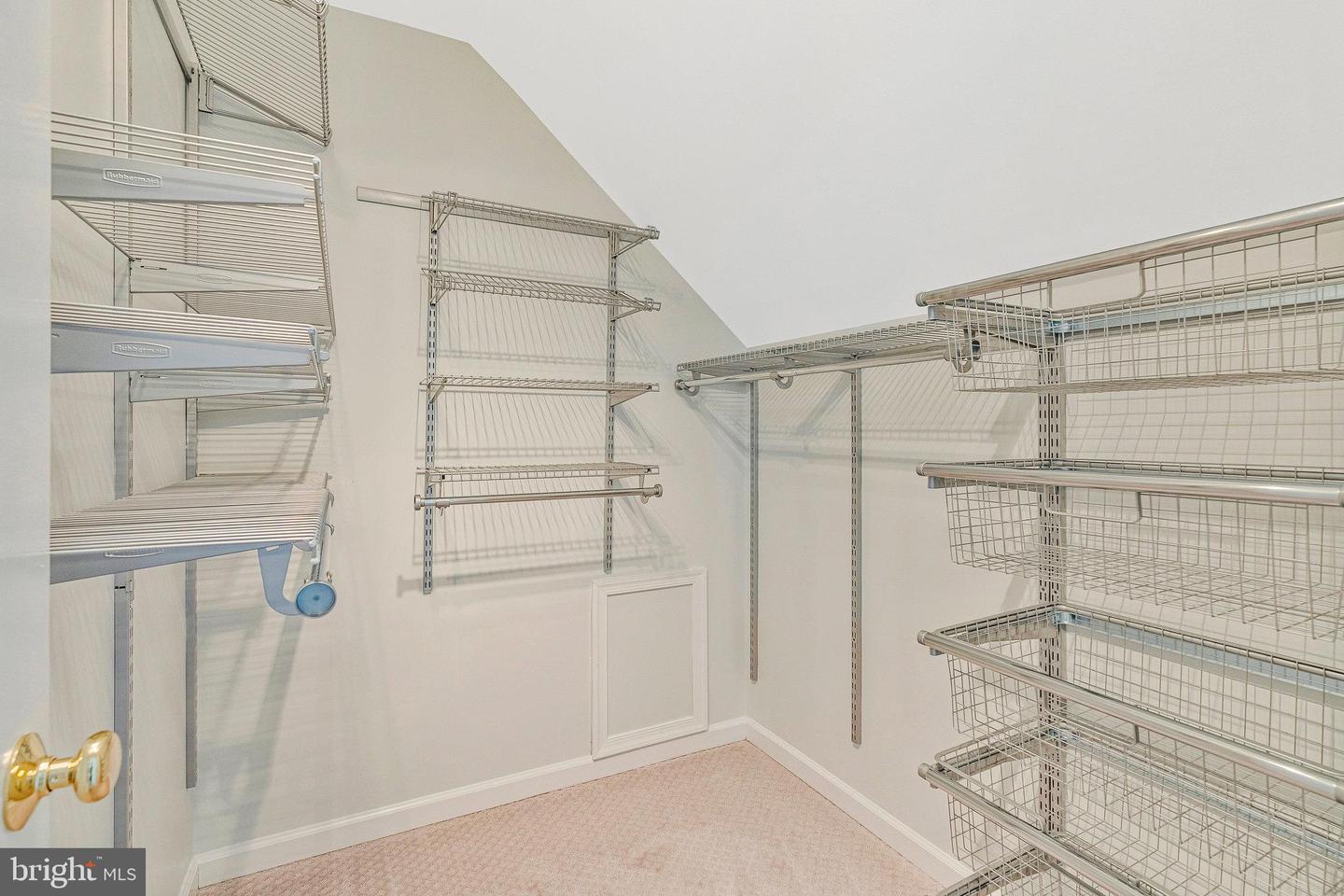 10857 HUNTER GATE WAY, RESTON, Virginia 20194, 5 Bedrooms Bedrooms, ,3 BathroomsBathrooms,Residential,For sale,10857 HUNTER GATE WAY,VAFX2252528 MLS # VAFX2252528