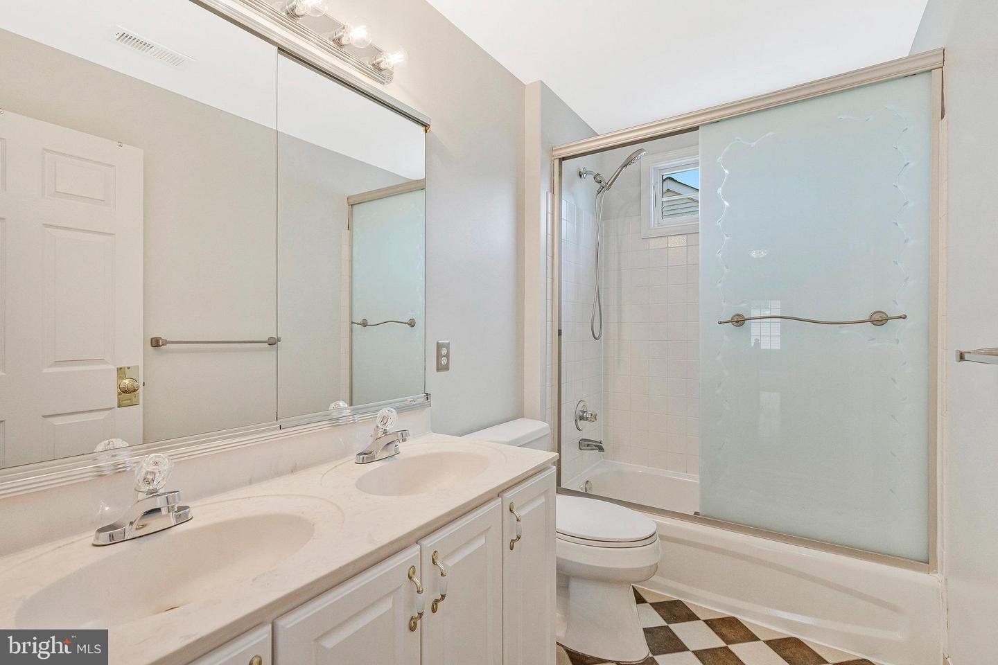 10857 HUNTER GATE WAY, RESTON, Virginia 20194, 5 Bedrooms Bedrooms, ,3 BathroomsBathrooms,Residential,For sale,10857 HUNTER GATE WAY,VAFX2252528 MLS # VAFX2252528