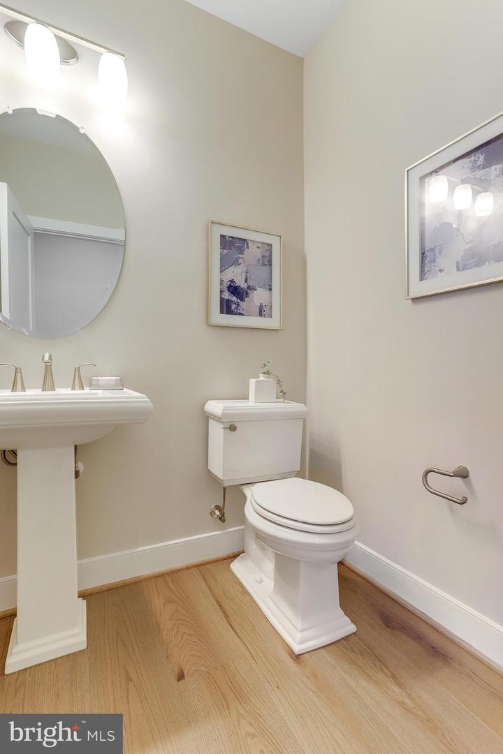 2418 HOLT ST, VIENNA, Virginia 22180, 4 Bedrooms Bedrooms, 1 Room Rooms,4 BathroomsBathrooms,Residential,For sale,2418 HOLT ST,VAFX2259004 MLS # VAFX2259004