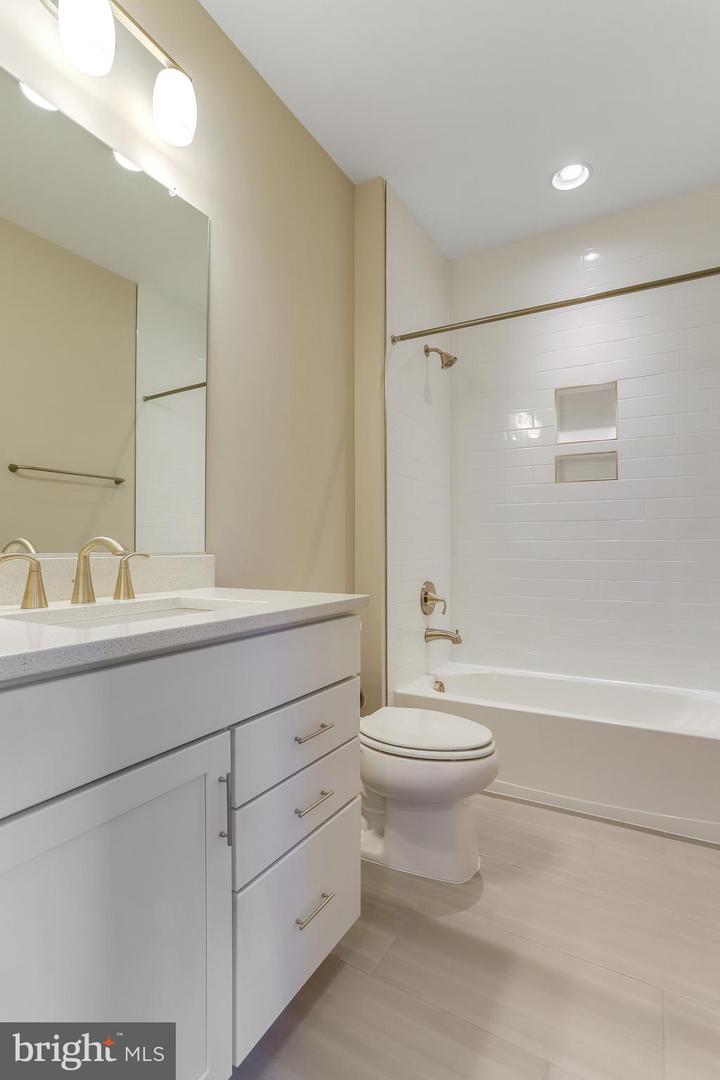 2418 HOLT ST, VIENNA, Virginia 22180, 4 Bedrooms Bedrooms, 1 Room Rooms,4 BathroomsBathrooms,Residential,For sale,2418 HOLT ST,VAFX2259004 MLS # VAFX2259004