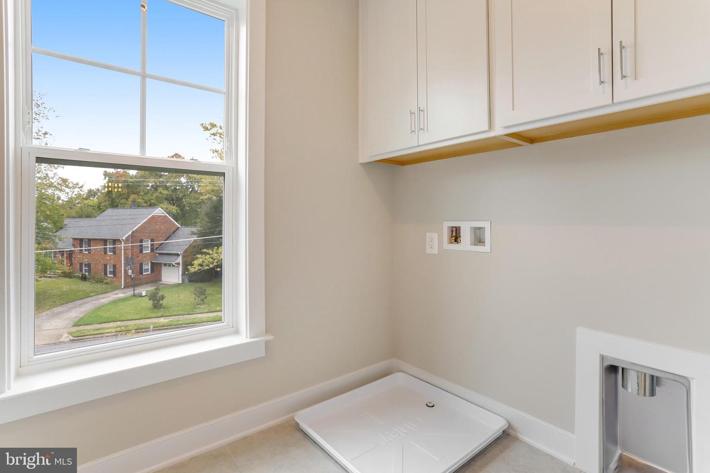 2418 HOLT ST, VIENNA, Virginia 22180, 4 Bedrooms Bedrooms, 1 Room Rooms,4 BathroomsBathrooms,Residential,For sale,2418 HOLT ST,VAFX2259004 MLS # VAFX2259004
