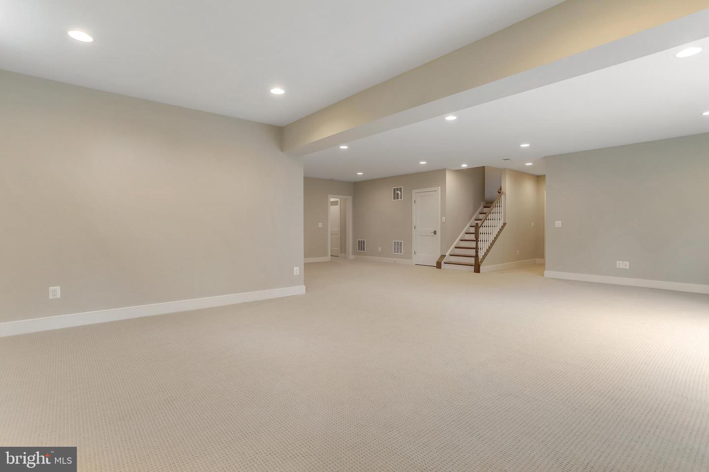 2418 HOLT ST, VIENNA, Virginia 22180, 4 Bedrooms Bedrooms, 1 Room Rooms,4 BathroomsBathrooms,Residential,For sale,2418 HOLT ST,VAFX2259004 MLS # VAFX2259004