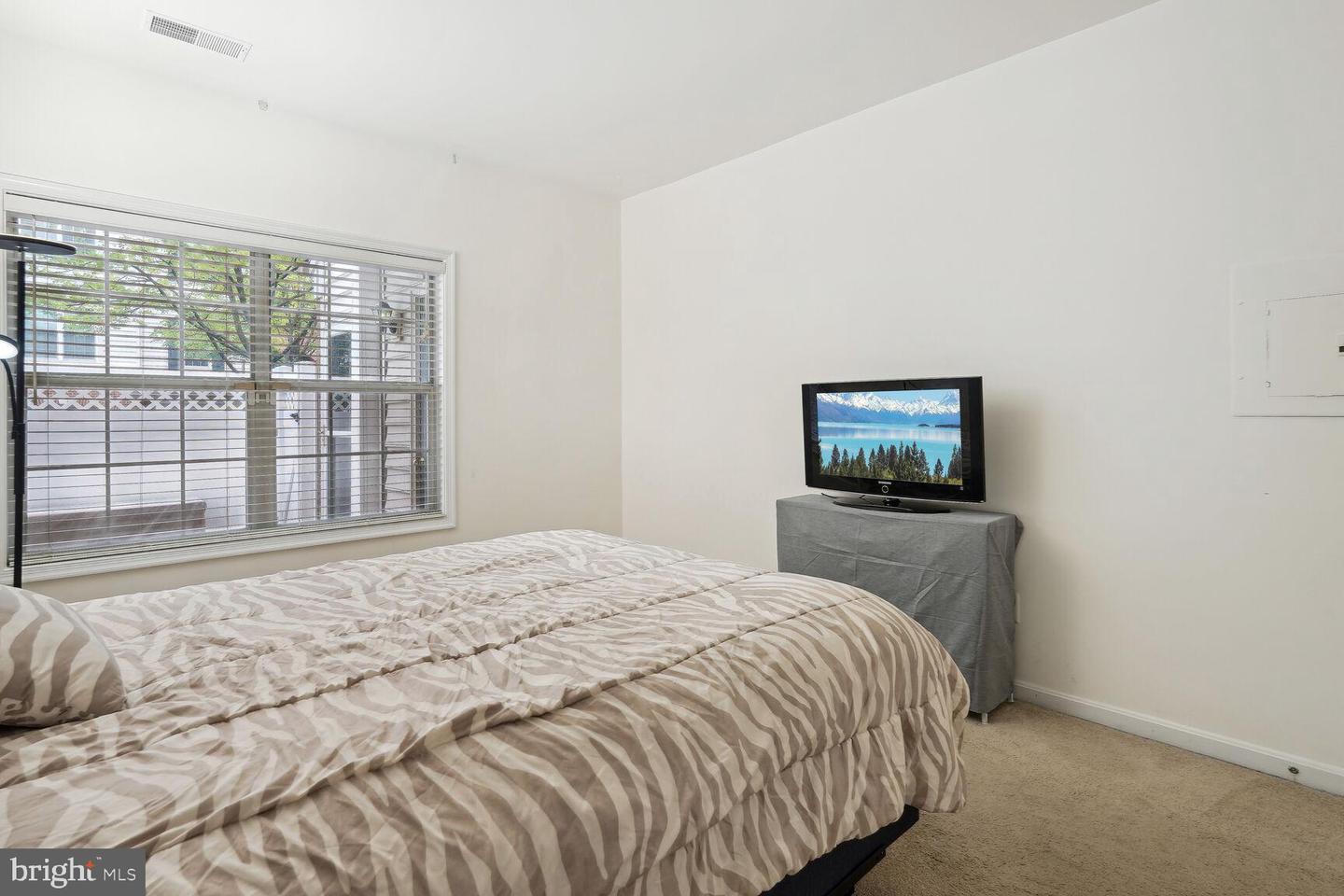 4688 LAWTON WAY #003, ALEXANDRIA, Virginia 22311, 1 Bedroom Bedrooms, ,1 BathroomBathrooms,Residential,For sale,4688 LAWTON WAY #003,VAAX2048288 MLS # VAAX2048288