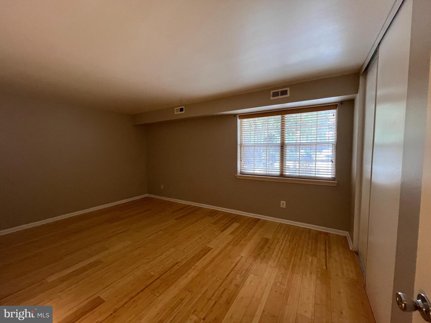 4130 WINTER HARBOR CT #128F, CHANTILLY, Virginia 20151, 2 Bedrooms Bedrooms, ,1 BathroomBathrooms,Residential,For sale,4130 WINTER HARBOR CT #128F,VAFX2262240 MLS # VAFX2262240