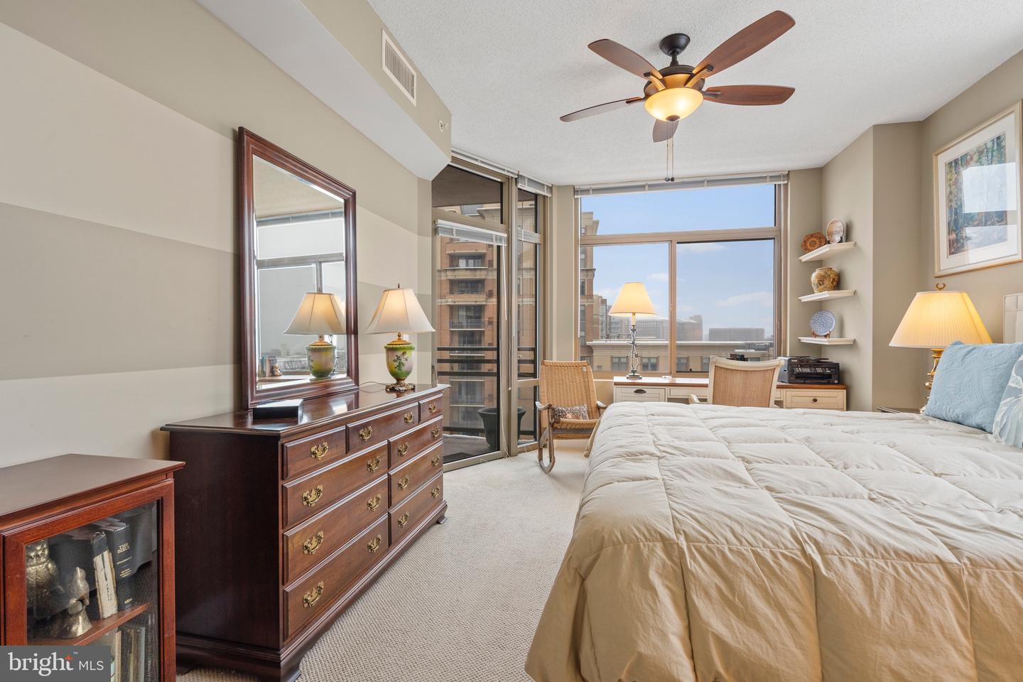 3650 S GLEBE RD S #848, ARLINGTON, Virginia 22202, 2 Bedrooms Bedrooms, ,2 BathroomsBathrooms,Residential,For sale,3650 S GLEBE RD S #848,VAAR2062078 MLS # VAAR2062078
