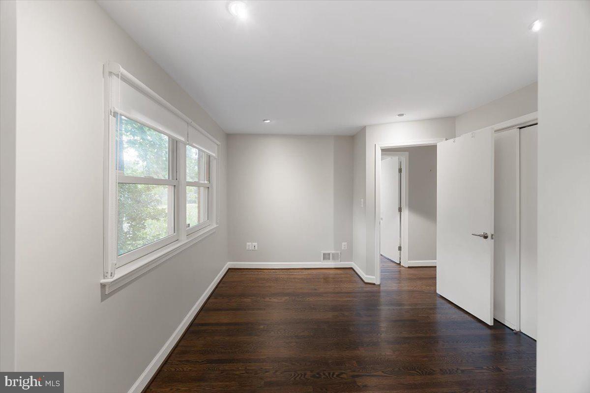1305 KINGSTON AVE, ALEXANDRIA, Virginia 22302, 3 Bedrooms Bedrooms, ,3 BathroomsBathrooms,Residential,For sale,1305 KINGSTON AVE,VAAX2048526 MLS # VAAX2048526