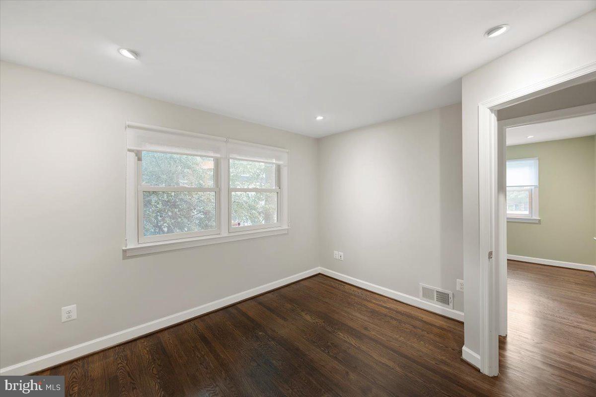1305 KINGSTON AVE, ALEXANDRIA, Virginia 22302, 3 Bedrooms Bedrooms, ,3 BathroomsBathrooms,Residential,For sale,1305 KINGSTON AVE,VAAX2048526 MLS # VAAX2048526