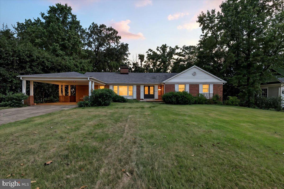1305 KINGSTON AVE, ALEXANDRIA, Virginia 22302, 3 Bedrooms Bedrooms, ,3 BathroomsBathrooms,Residential,For sale,1305 KINGSTON AVE,VAAX2048526 MLS # VAAX2048526
