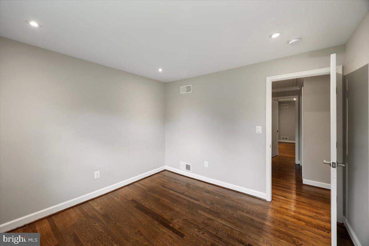 1305 KINGSTON AVE, ALEXANDRIA, Virginia 22302, 3 Bedrooms Bedrooms, ,3 BathroomsBathrooms,Residential,For sale,1305 KINGSTON AVE,VAAX2048526 MLS # VAAX2048526