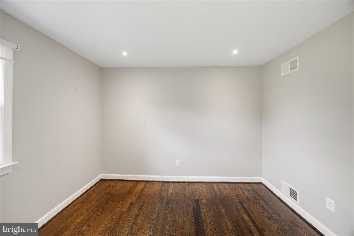 1305 KINGSTON AVE, ALEXANDRIA, Virginia 22302, 3 Bedrooms Bedrooms, ,3 BathroomsBathrooms,Residential,For sale,1305 KINGSTON AVE,VAAX2048526 MLS # VAAX2048526