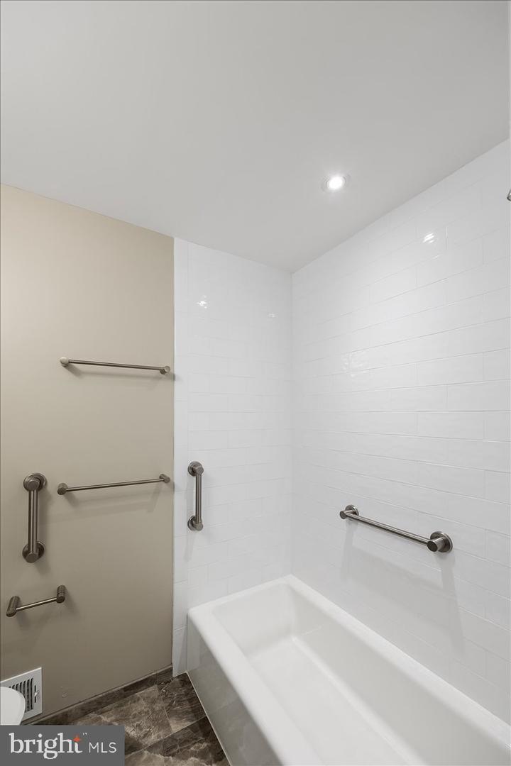 1305 KINGSTON AVE, ALEXANDRIA, Virginia 22302, 3 Bedrooms Bedrooms, ,3 BathroomsBathrooms,Residential,For sale,1305 KINGSTON AVE,VAAX2048526 MLS # VAAX2048526