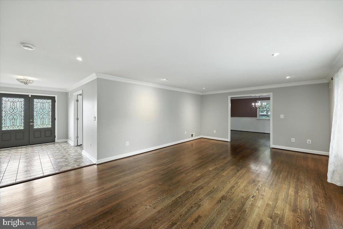 1305 KINGSTON AVE, ALEXANDRIA, Virginia 22302, 3 Bedrooms Bedrooms, ,3 BathroomsBathrooms,Residential,For sale,1305 KINGSTON AVE,VAAX2048526 MLS # VAAX2048526