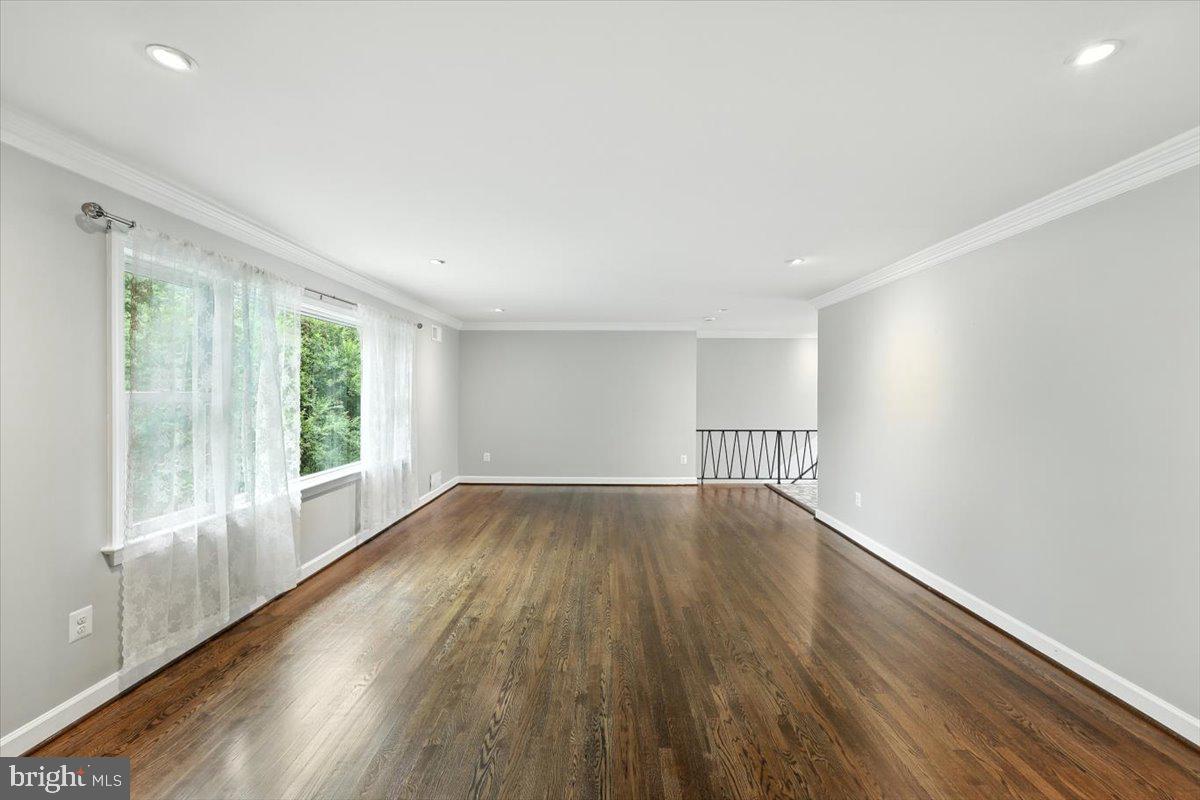 1305 KINGSTON AVE, ALEXANDRIA, Virginia 22302, 3 Bedrooms Bedrooms, ,3 BathroomsBathrooms,Residential,For sale,1305 KINGSTON AVE,VAAX2048526 MLS # VAAX2048526