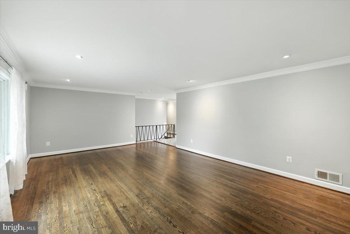 1305 KINGSTON AVE, ALEXANDRIA, Virginia 22302, 3 Bedrooms Bedrooms, ,3 BathroomsBathrooms,Residential,For sale,1305 KINGSTON AVE,VAAX2048526 MLS # VAAX2048526