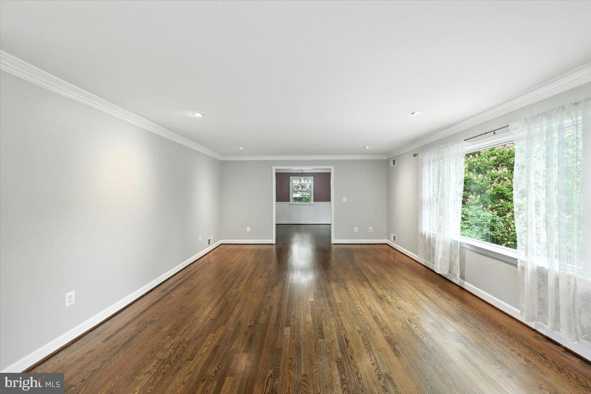 1305 KINGSTON AVE, ALEXANDRIA, Virginia 22302, 3 Bedrooms Bedrooms, ,3 BathroomsBathrooms,Residential,For sale,1305 KINGSTON AVE,VAAX2048526 MLS # VAAX2048526