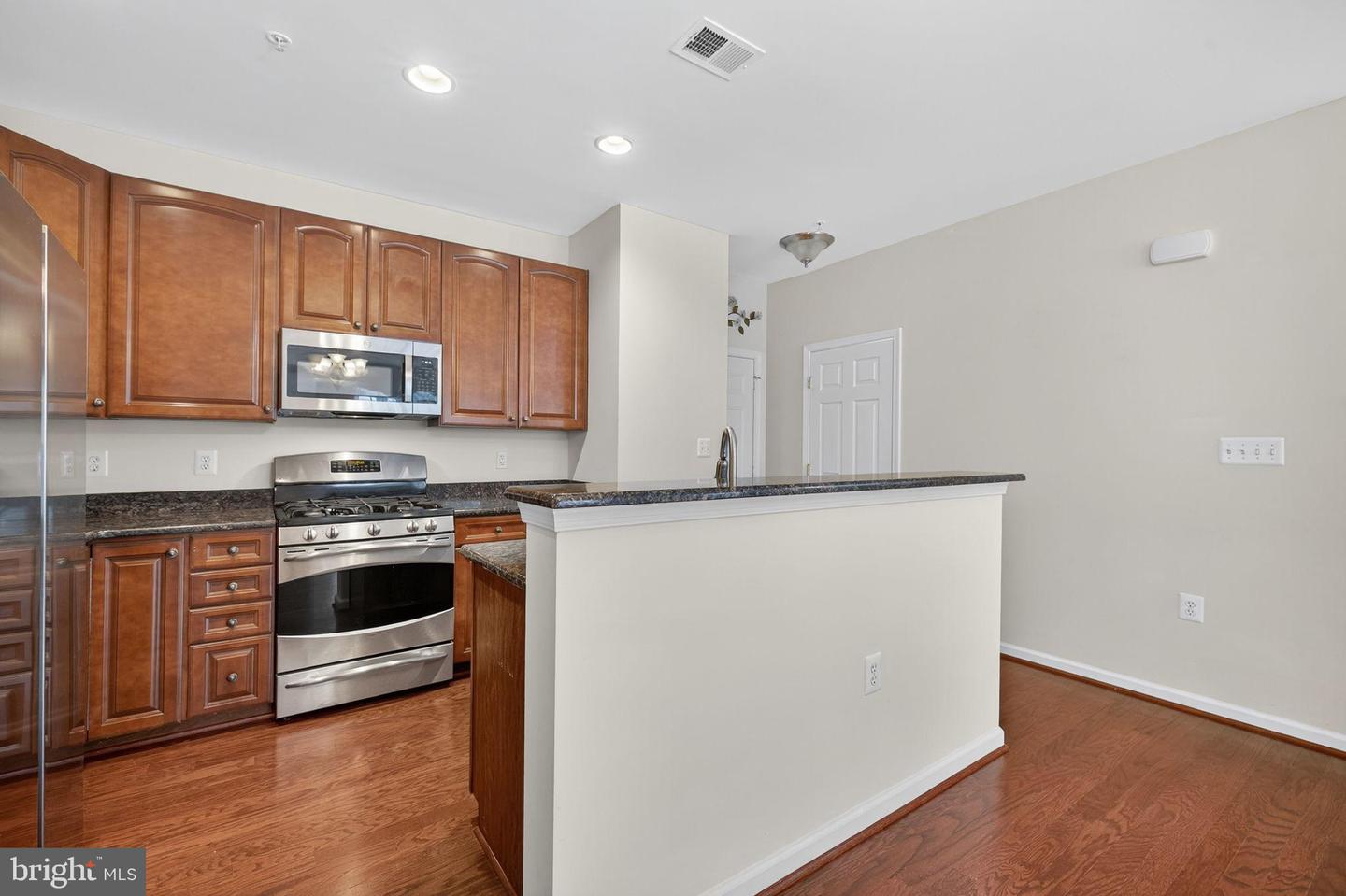 14262 WOVEN WILLOW LN #57A, CENTREVILLE, Virginia 20121, 3 Bedrooms Bedrooms, 6 Rooms Rooms,2 BathroomsBathrooms,Residential,For sale,14262 WOVEN WILLOW LN #57A,VAFX2262258 MLS # VAFX2262258