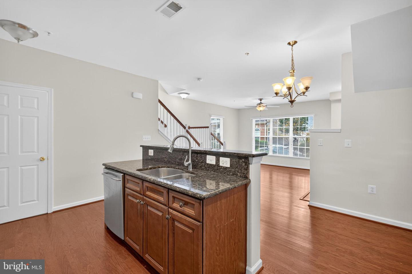 14262 WOVEN WILLOW LN #57A, CENTREVILLE, Virginia 20121, 3 Bedrooms Bedrooms, 6 Rooms Rooms,2 BathroomsBathrooms,Residential,For sale,14262 WOVEN WILLOW LN #57A,VAFX2262258 MLS # VAFX2262258