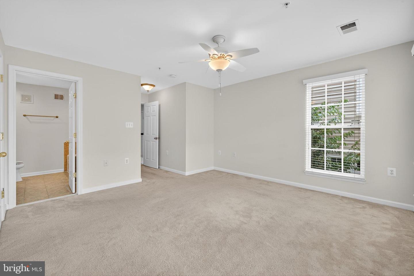 14262 WOVEN WILLOW LN #57A, CENTREVILLE, Virginia 20121, 3 Bedrooms Bedrooms, 6 Rooms Rooms,2 BathroomsBathrooms,Residential,For sale,14262 WOVEN WILLOW LN #57A,VAFX2262258 MLS # VAFX2262258