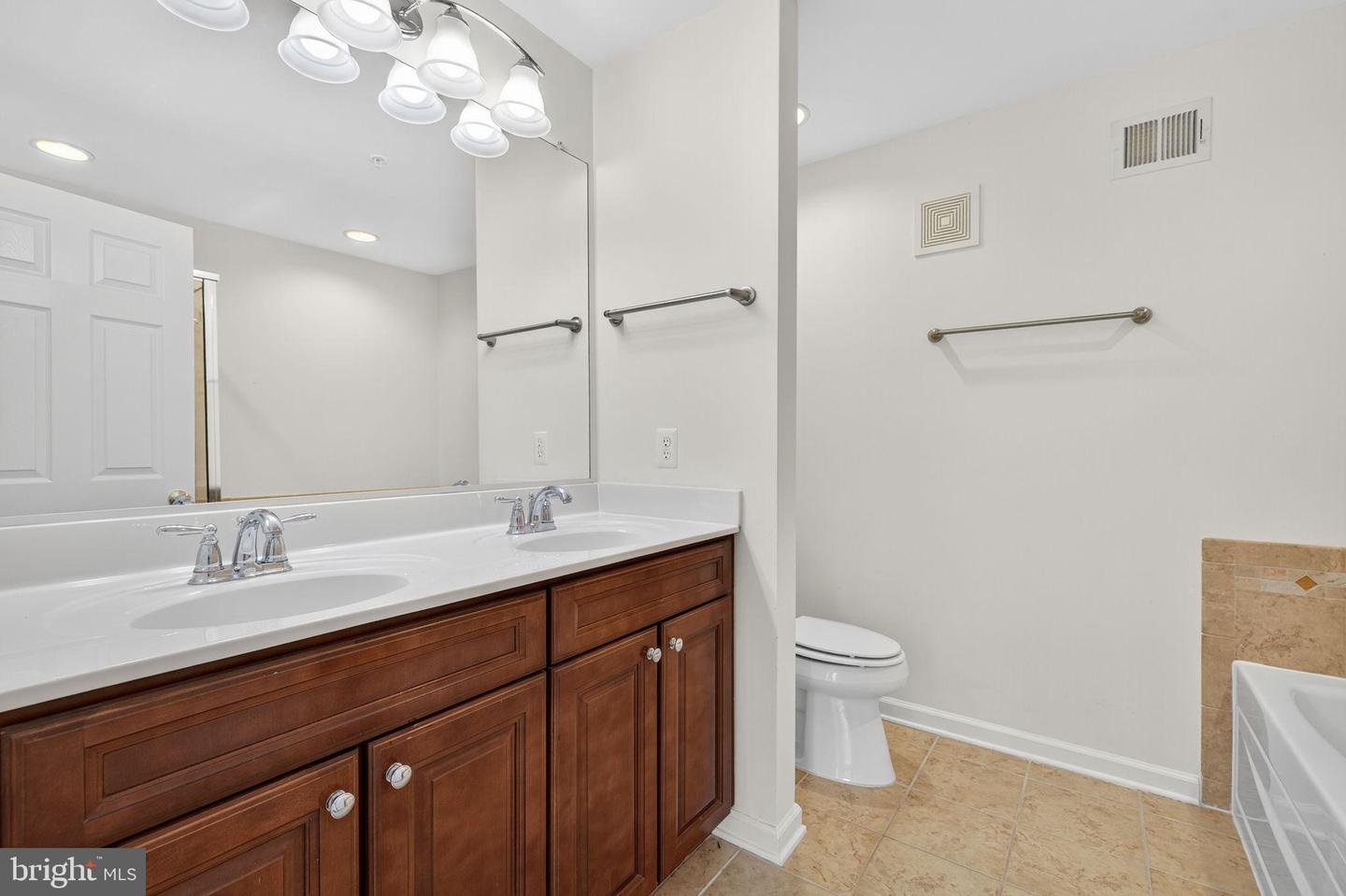 14262 WOVEN WILLOW LN #57A, CENTREVILLE, Virginia 20121, 3 Bedrooms Bedrooms, 6 Rooms Rooms,2 BathroomsBathrooms,Residential,For sale,14262 WOVEN WILLOW LN #57A,VAFX2262258 MLS # VAFX2262258