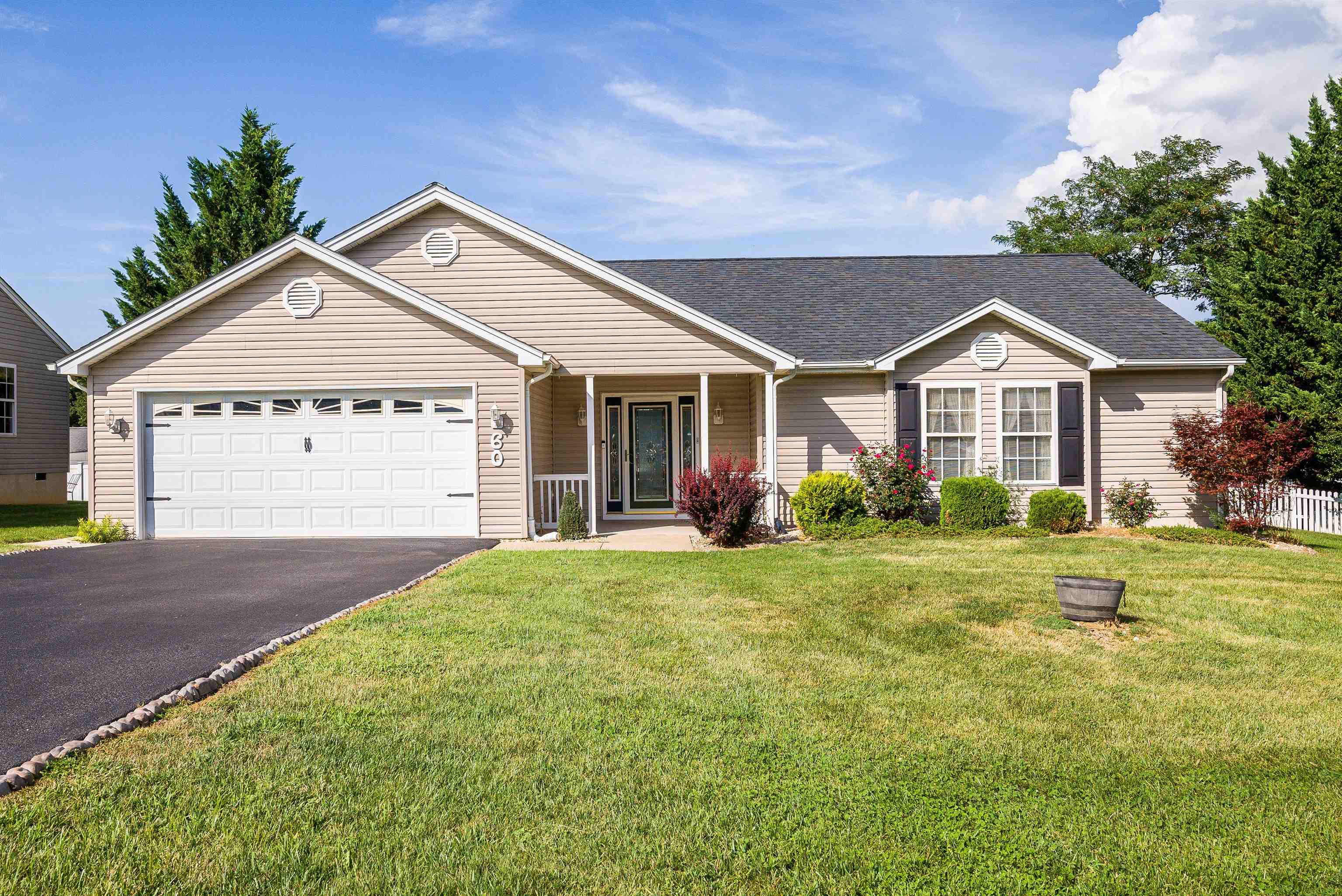60 CARROLLTON CT, WEYERS CAVE, Virginia 24486, 3 Bedrooms Bedrooms, ,2 BathroomsBathrooms,Residential,60 CARROLLTON CT,668023 MLS # 668023