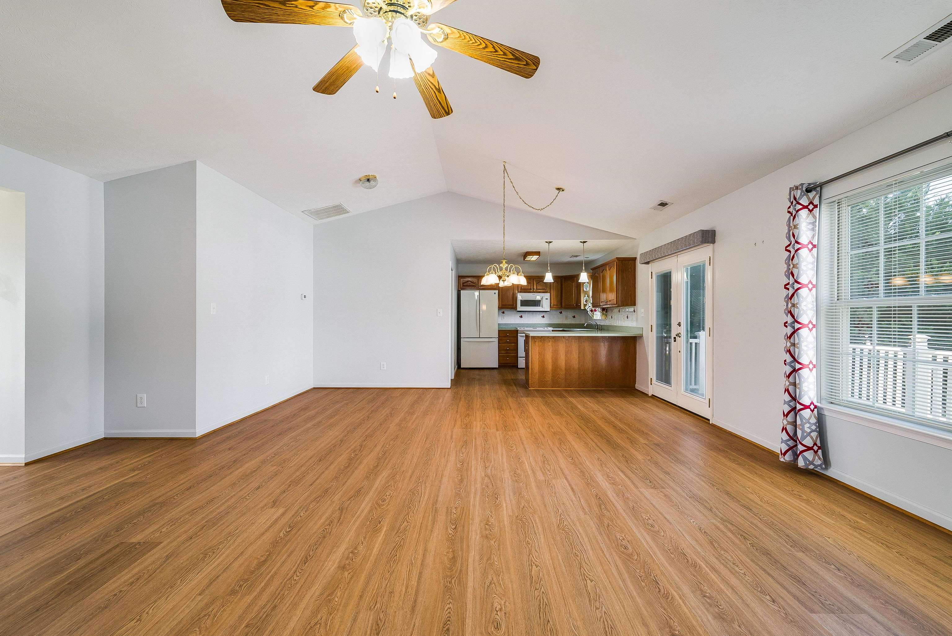 60 CARROLLTON CT, WEYERS CAVE, Virginia 24486, 3 Bedrooms Bedrooms, ,2 BathroomsBathrooms,Residential,60 CARROLLTON CT,668023 MLS # 668023