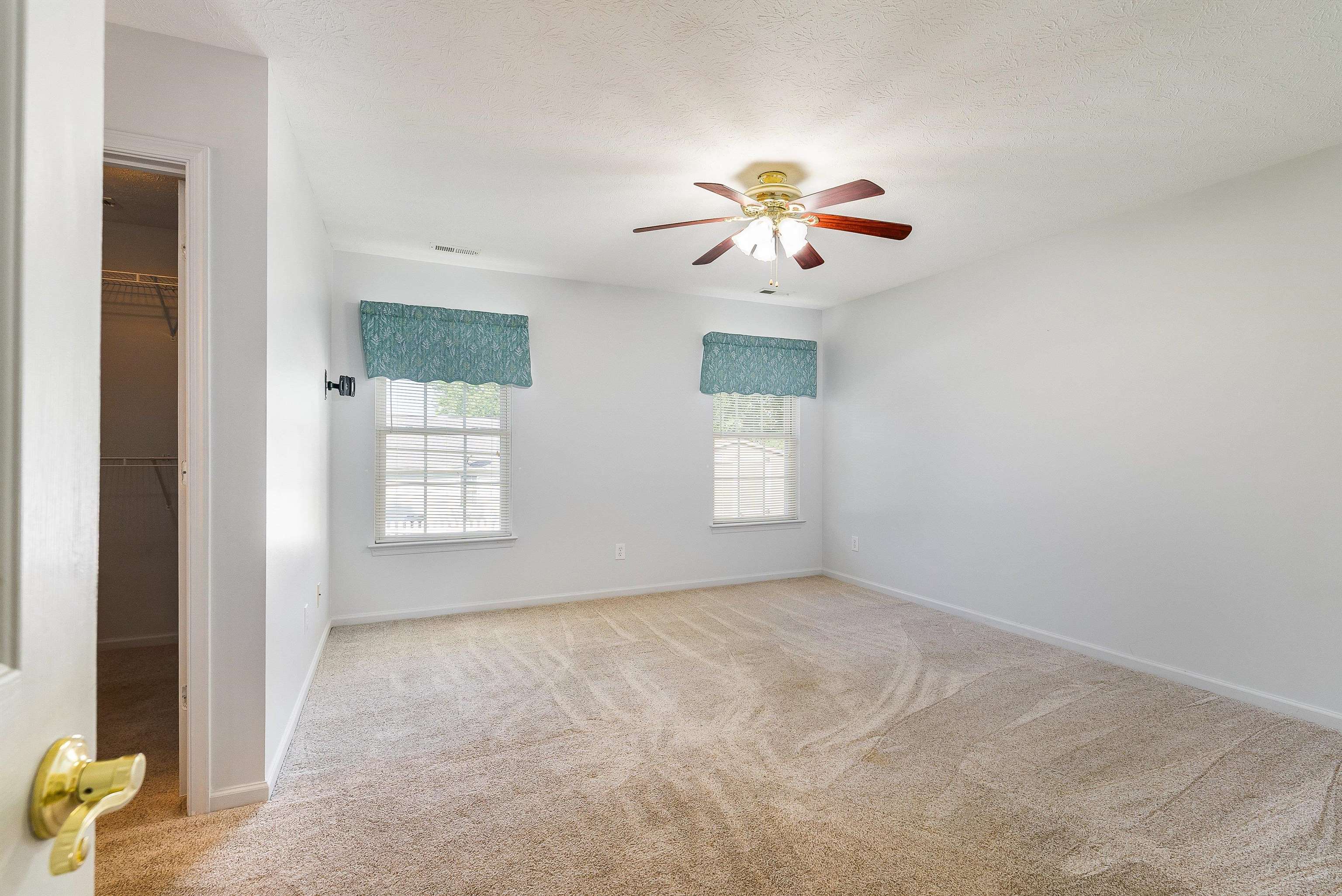 60 CARROLLTON CT, WEYERS CAVE, Virginia 24486, 3 Bedrooms Bedrooms, ,2 BathroomsBathrooms,Residential,60 CARROLLTON CT,668023 MLS # 668023