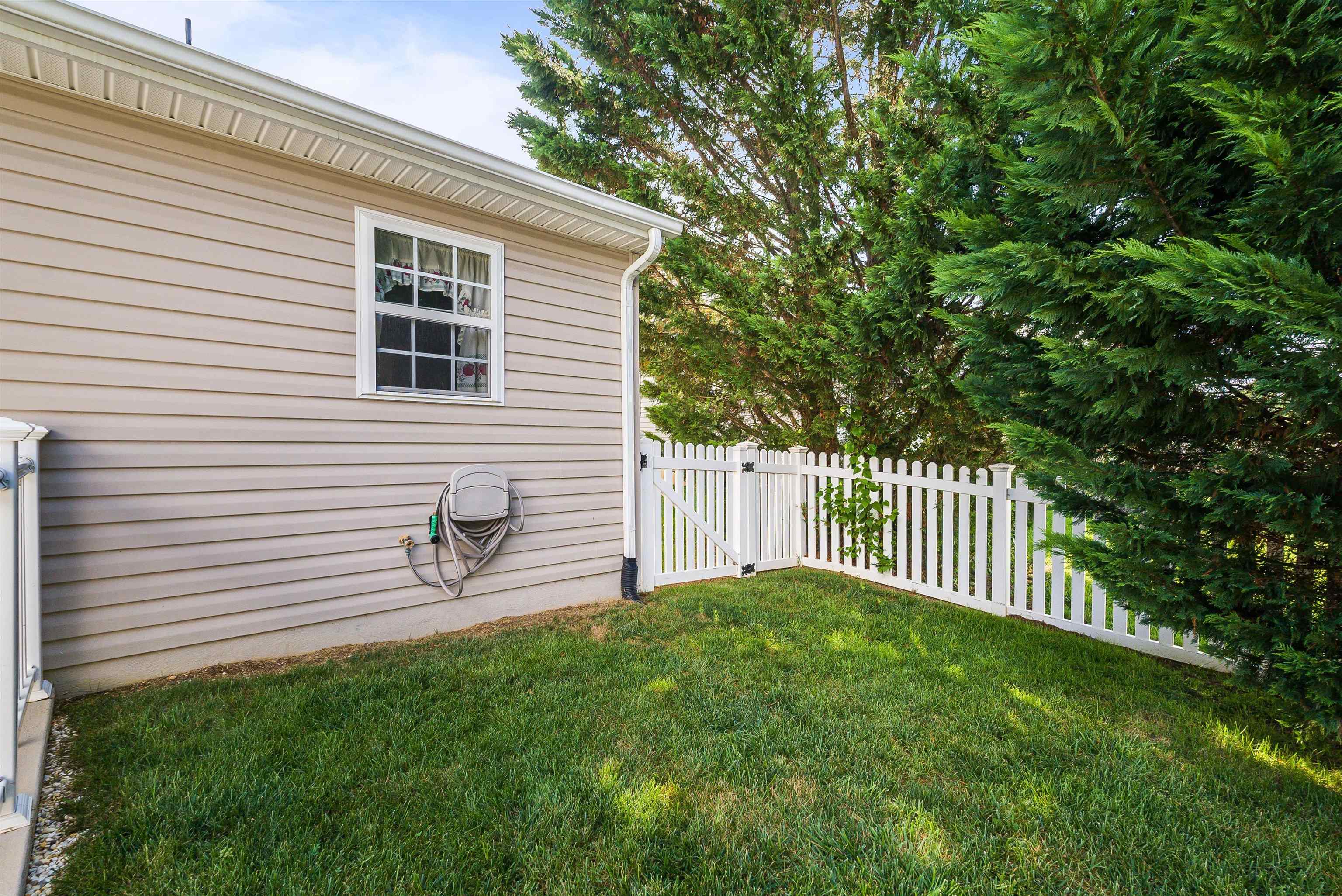 60 CARROLLTON CT, WEYERS CAVE, Virginia 24486, 3 Bedrooms Bedrooms, ,2 BathroomsBathrooms,Residential,60 CARROLLTON CT,668023 MLS # 668023