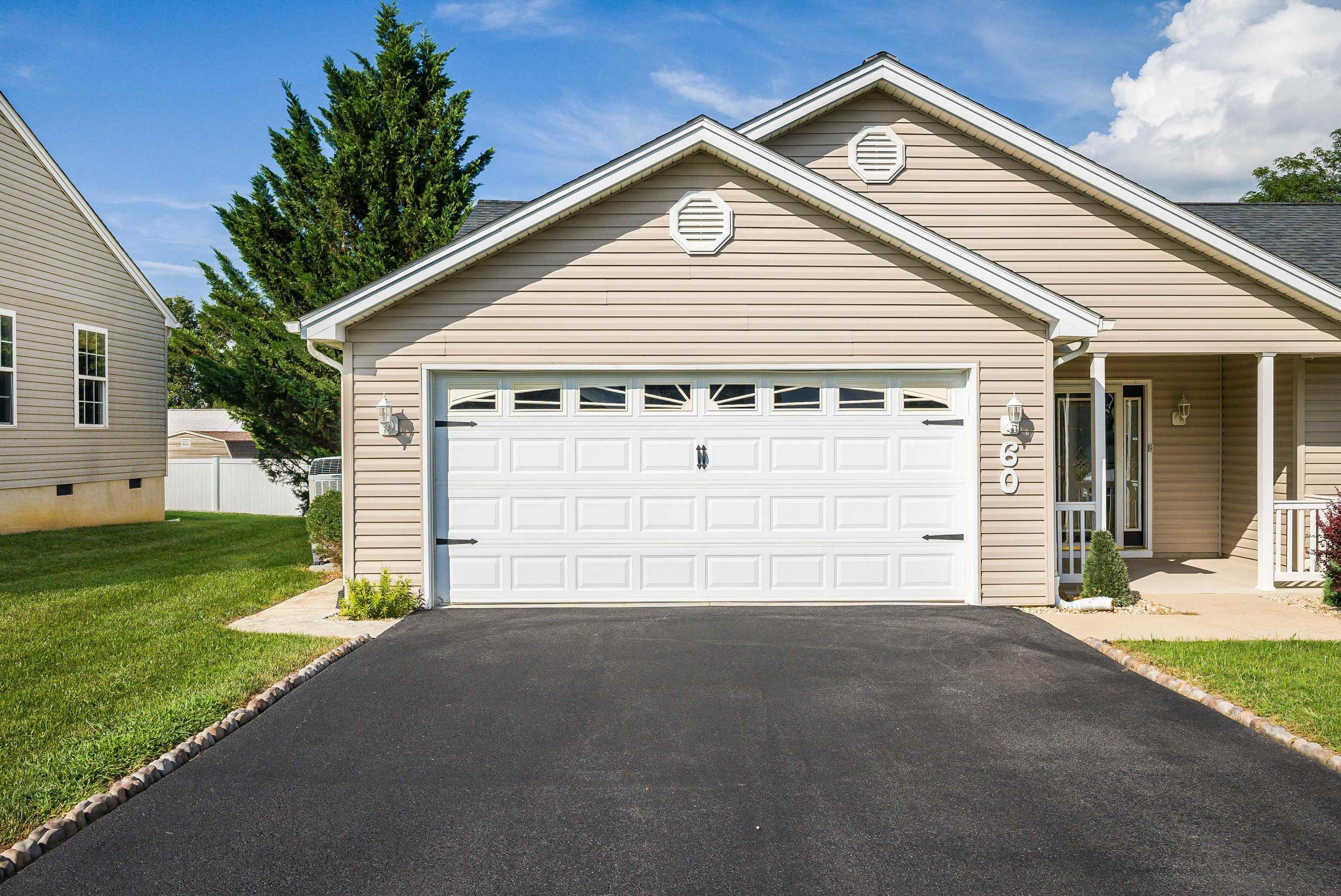 60 CARROLLTON CT, WEYERS CAVE, Virginia 24486, 3 Bedrooms Bedrooms, ,2 BathroomsBathrooms,Residential,60 CARROLLTON CT,668023 MLS # 668023