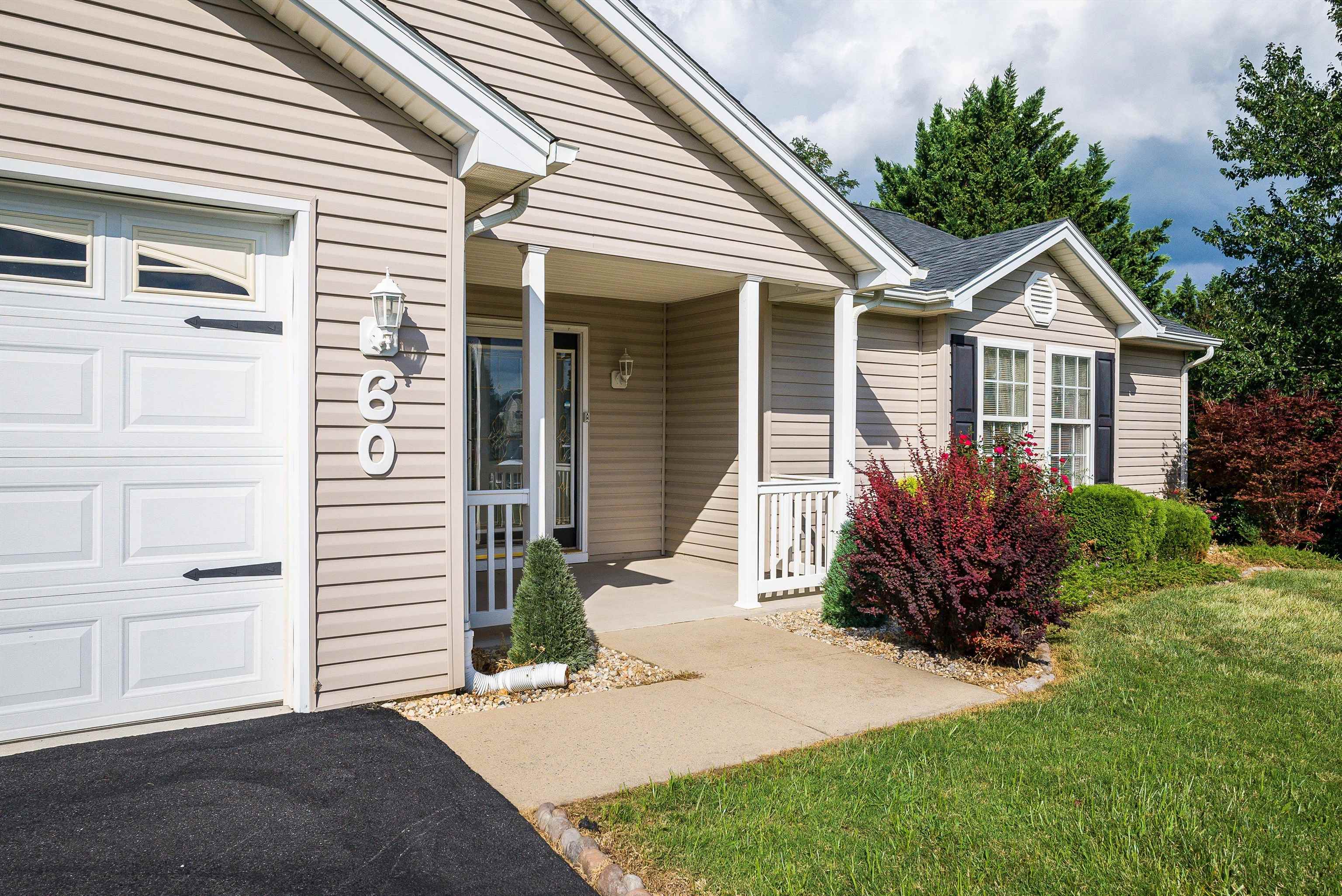 60 CARROLLTON CT, WEYERS CAVE, Virginia 24486, 3 Bedrooms Bedrooms, ,2 BathroomsBathrooms,Residential,60 CARROLLTON CT,668023 MLS # 668023