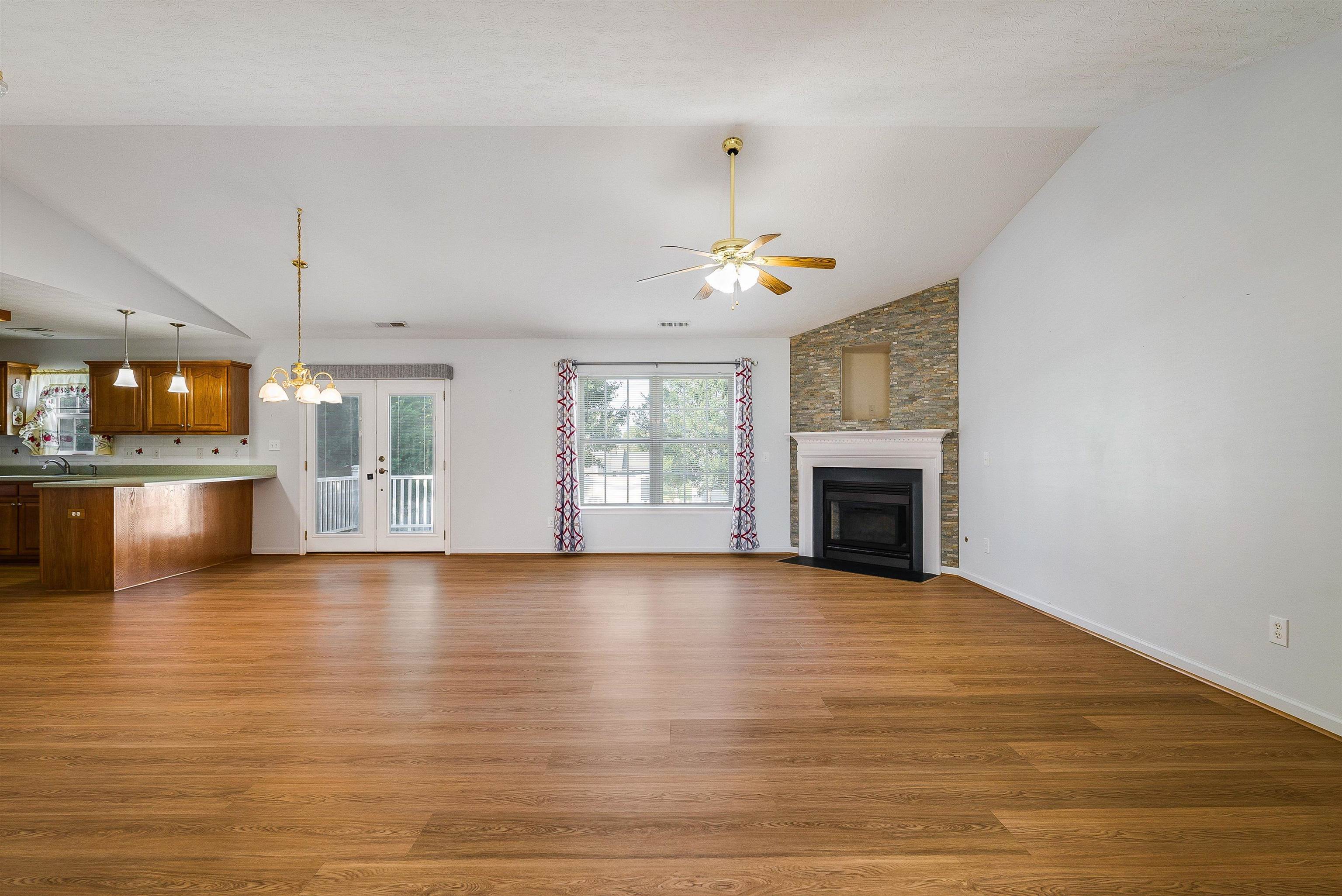 60 CARROLLTON CT, WEYERS CAVE, Virginia 24486, 3 Bedrooms Bedrooms, ,2 BathroomsBathrooms,Residential,60 CARROLLTON CT,668023 MLS # 668023