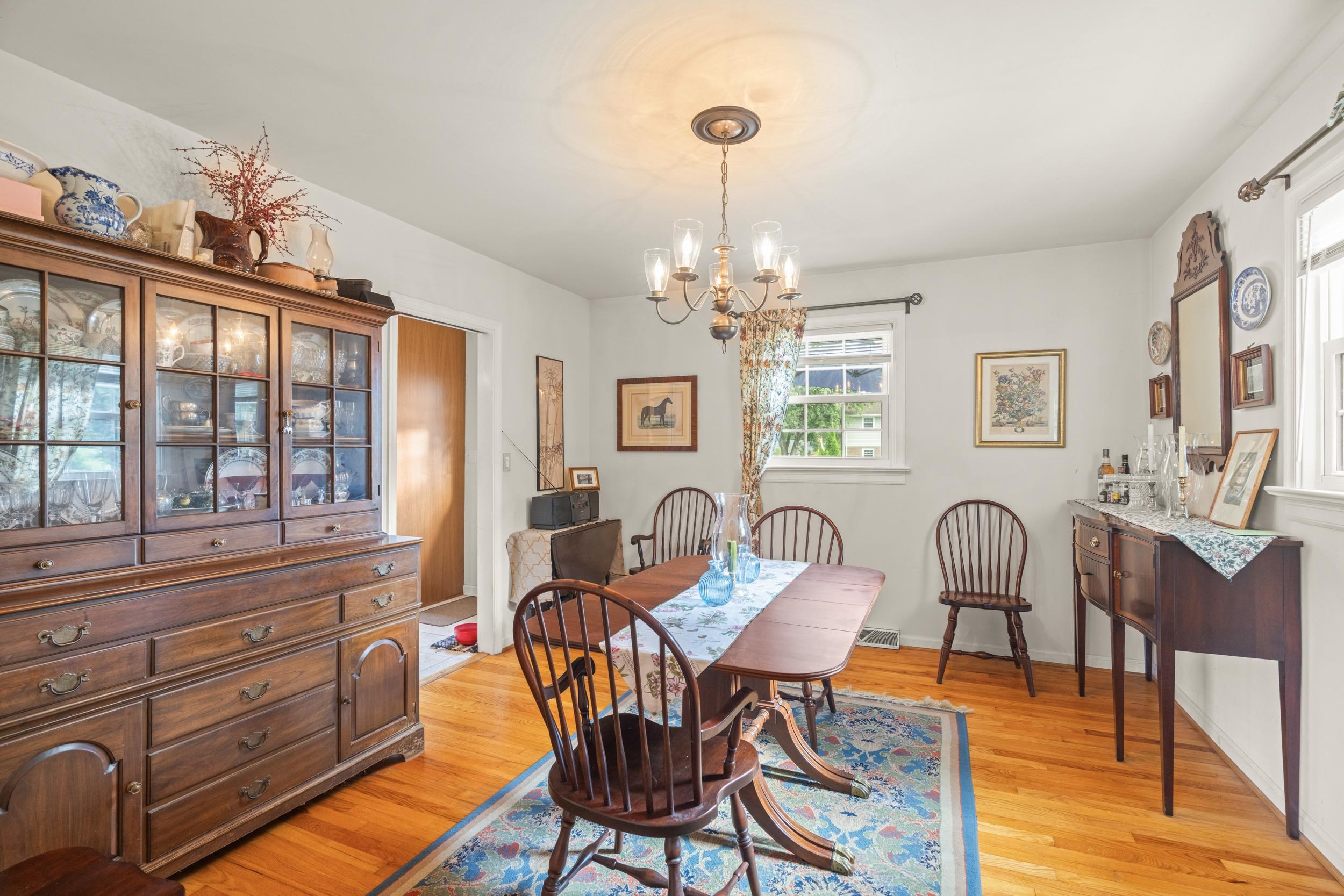 208 BURNLEY DR, STAUNTON, Virginia 24401, 4 Bedrooms Bedrooms, ,2 BathroomsBathrooms,Residential,208 BURNLEY DR,668025 MLS # 668025
