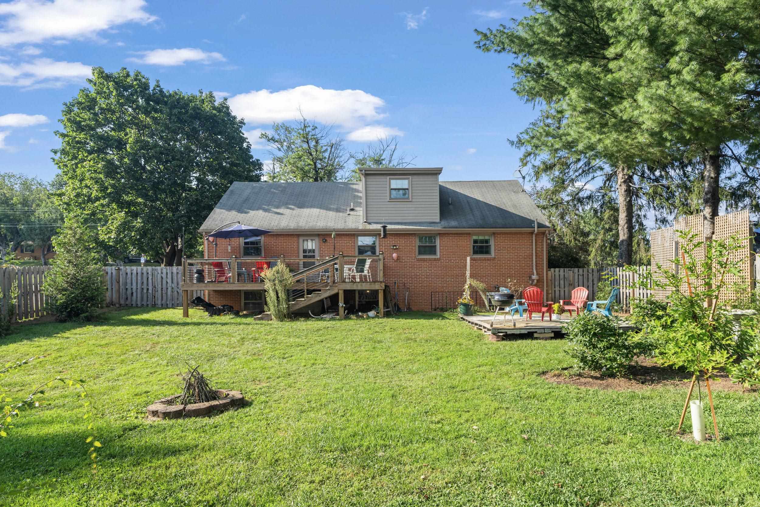 208 BURNLEY DR, STAUNTON, Virginia 24401, 4 Bedrooms Bedrooms, ,2 BathroomsBathrooms,Residential,208 BURNLEY DR,668025 MLS # 668025