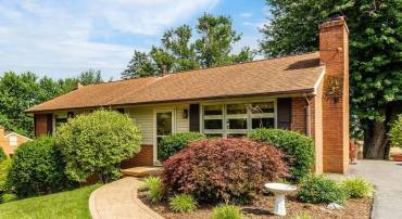 304 BURNLEY DR, STAUNTON, Virginia 24401, 4 Bedrooms Bedrooms, ,3 BathroomsBathrooms,Residential,304 BURNLEY DR,666209 MLS # 666209